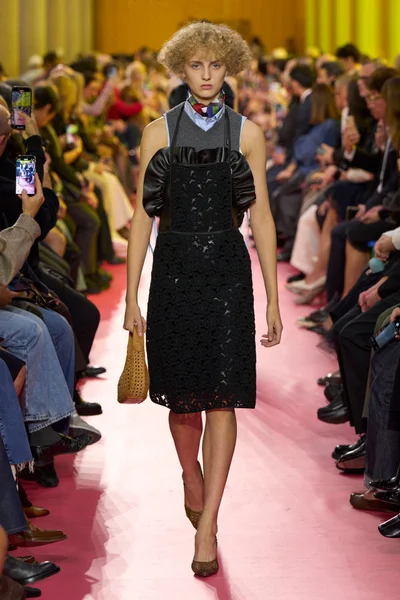 Look 50
